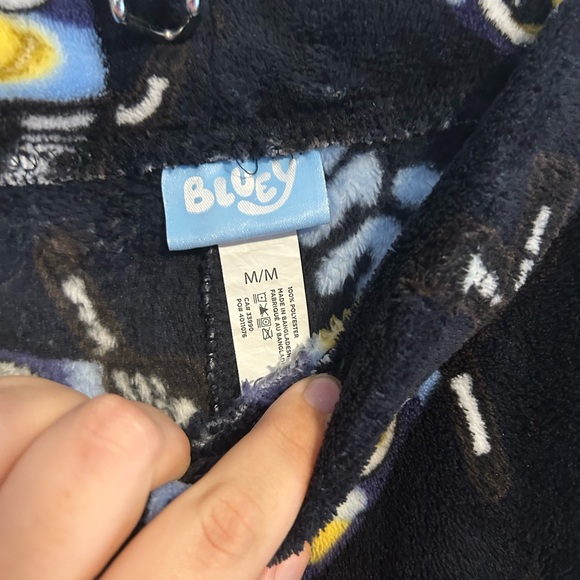 Bluey women’s medium skeleton bluey fleece straight leg lounge pants - Picture 3 of 3